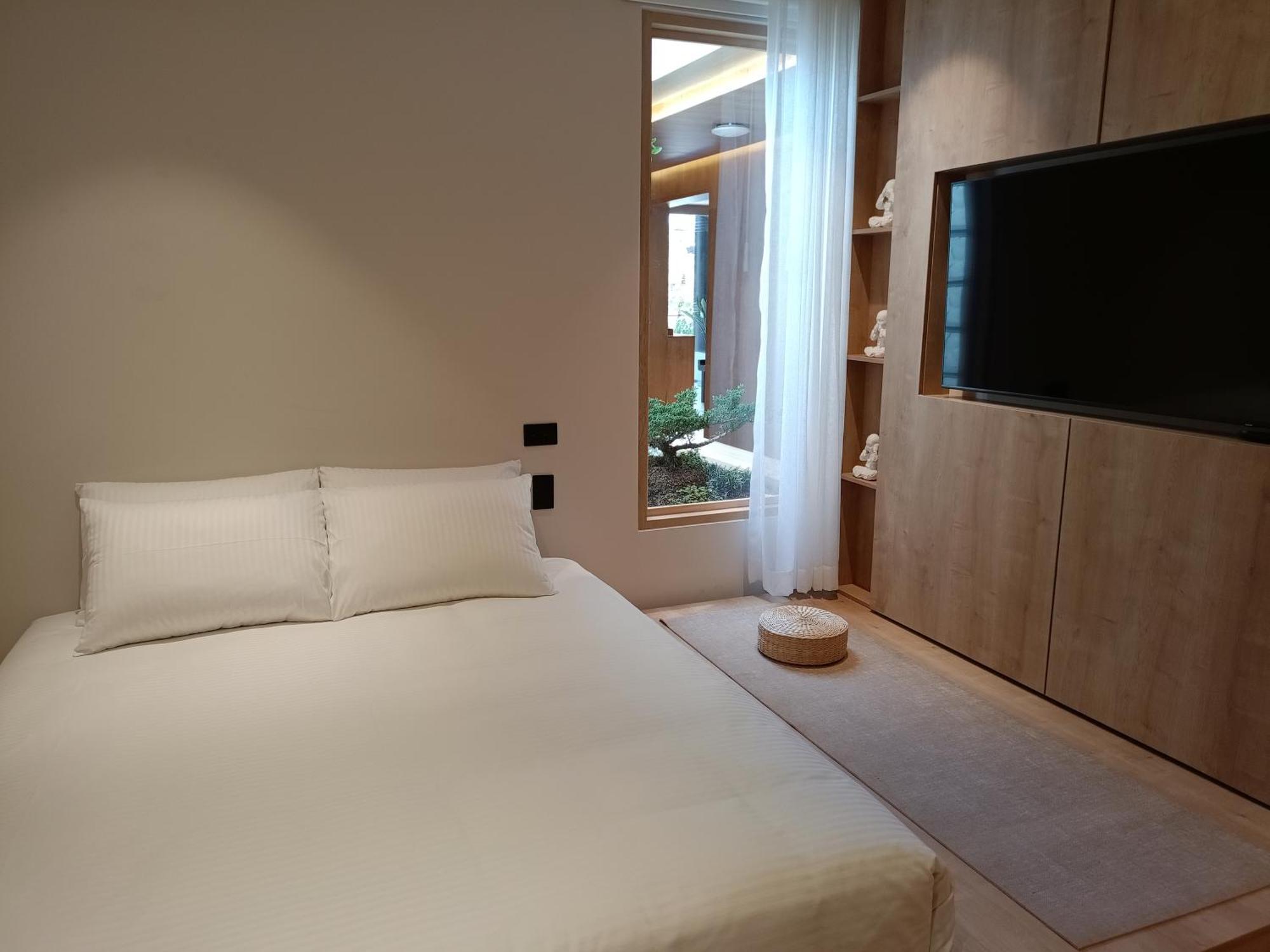 Casa Tokyo Manila By Xcay Home Medellín Esterno foto